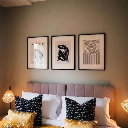 Apartment Stylish & Well Equipped Modern *