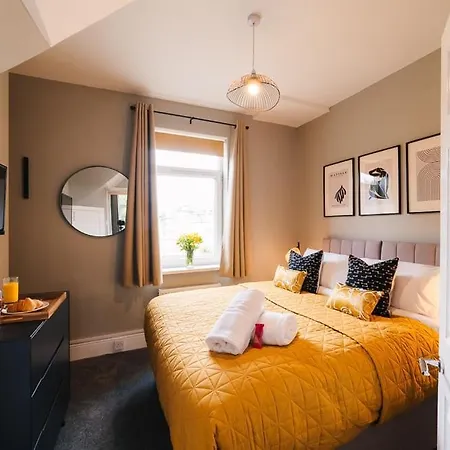 Stylish & Well Equipped Modern Birmingham
