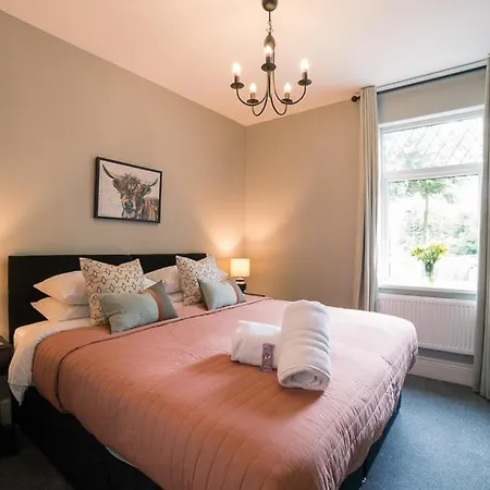 Stylish & Well Equipped Modern * Birmingham