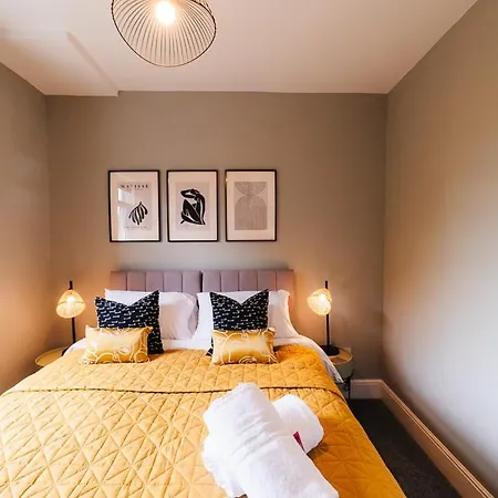 Apartment Stylish & Well Equipped Modern *